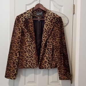 Beautiful leopard faux fur jacket, hardly worn like new. Very soft velvety feel.
